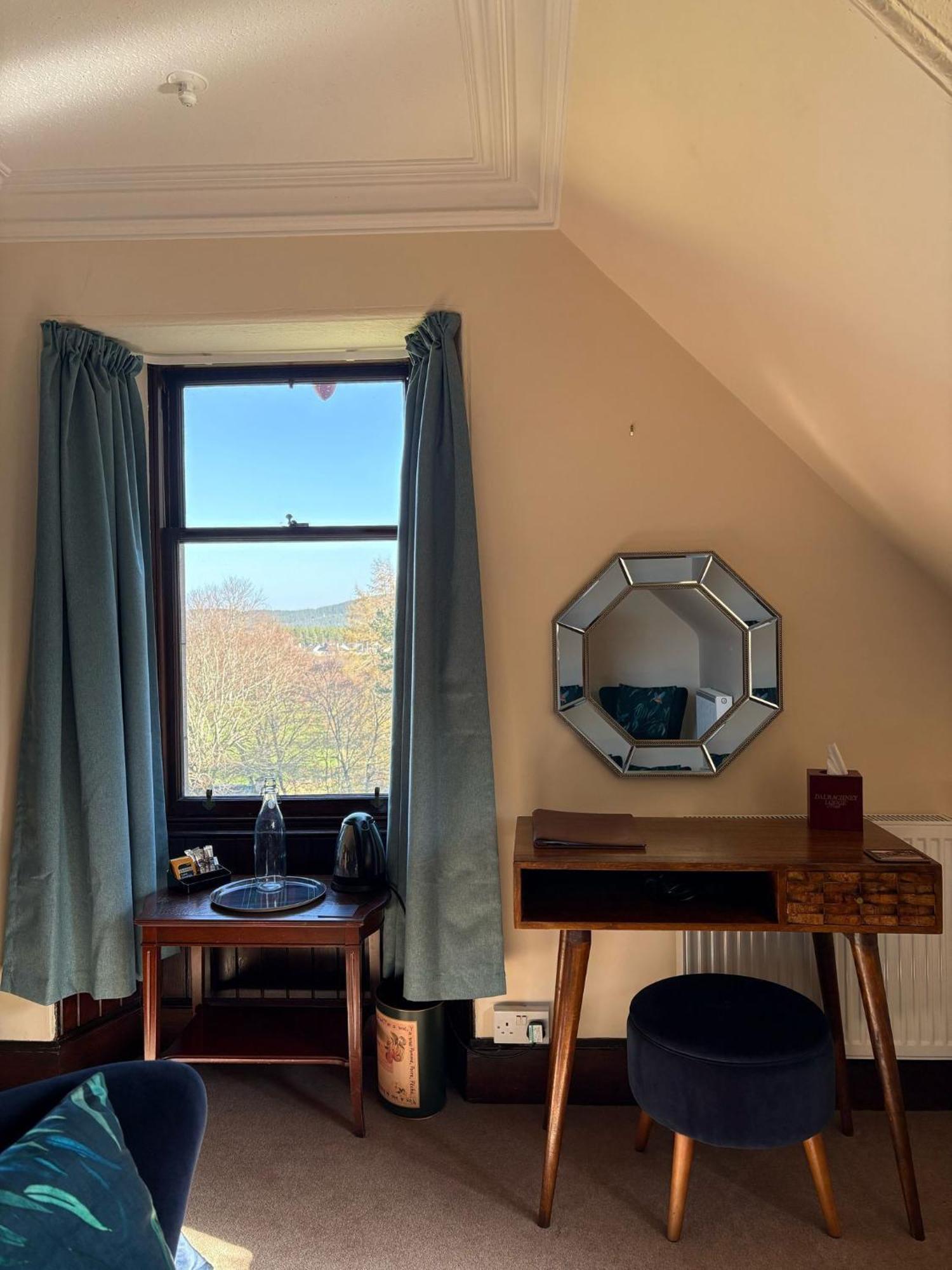 קרברידג' Dalrachney Lodge חדר תמונה